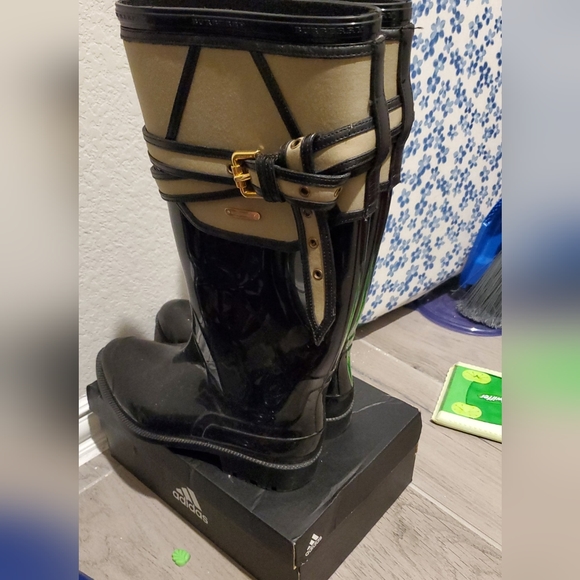 Burberry rainboots - Picture 2 of 5